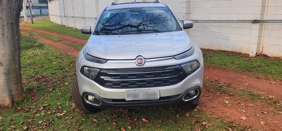 FIAT TORO 2.4 16V MULTIAIR FLEX FREEDOM AT9 FIAT TORO 2.4 16V MULTIAIR FLEX FREEDOM AT9